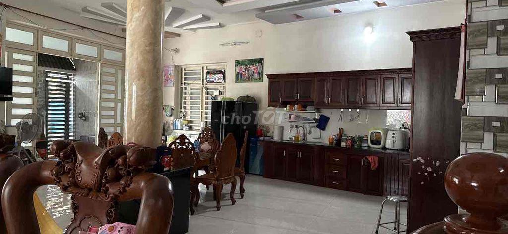 Bán căn biệt thự góc 2 mặt tiền đèn xanh đỏ kinh doanh mọi ngành nghề