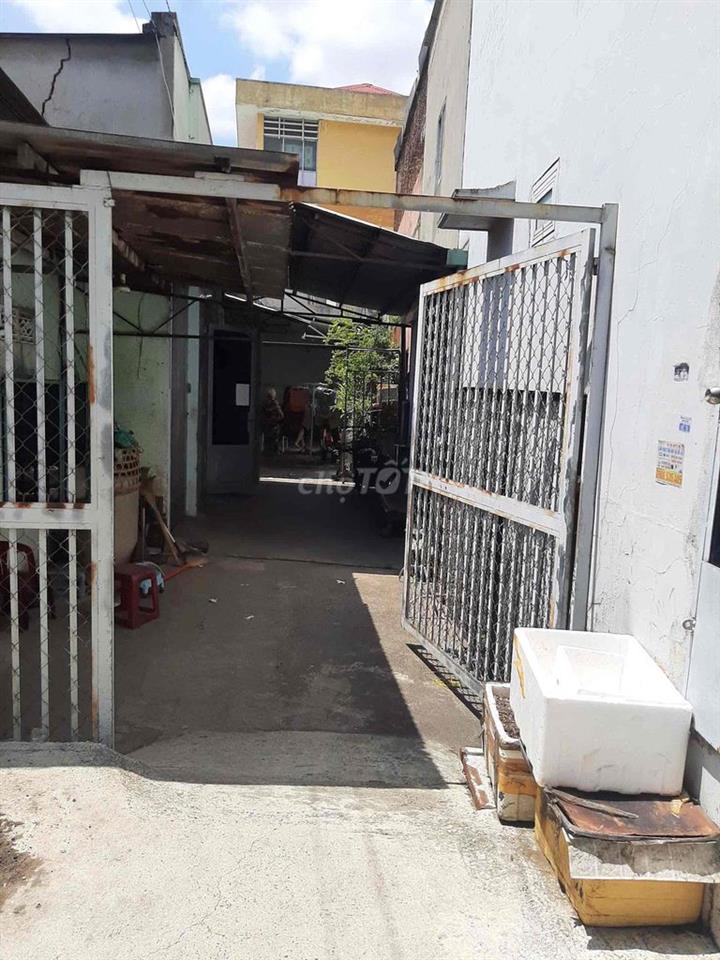 Bán nhà mặt tiền đường QL22