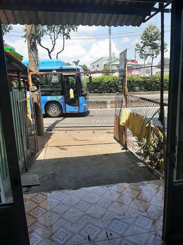 Bán nhà mặt tiền đường QL22