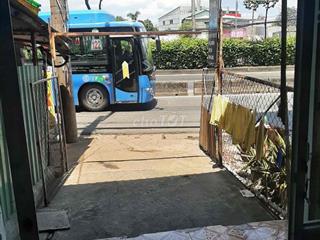 Bán nhà mặt tiền đường QL22