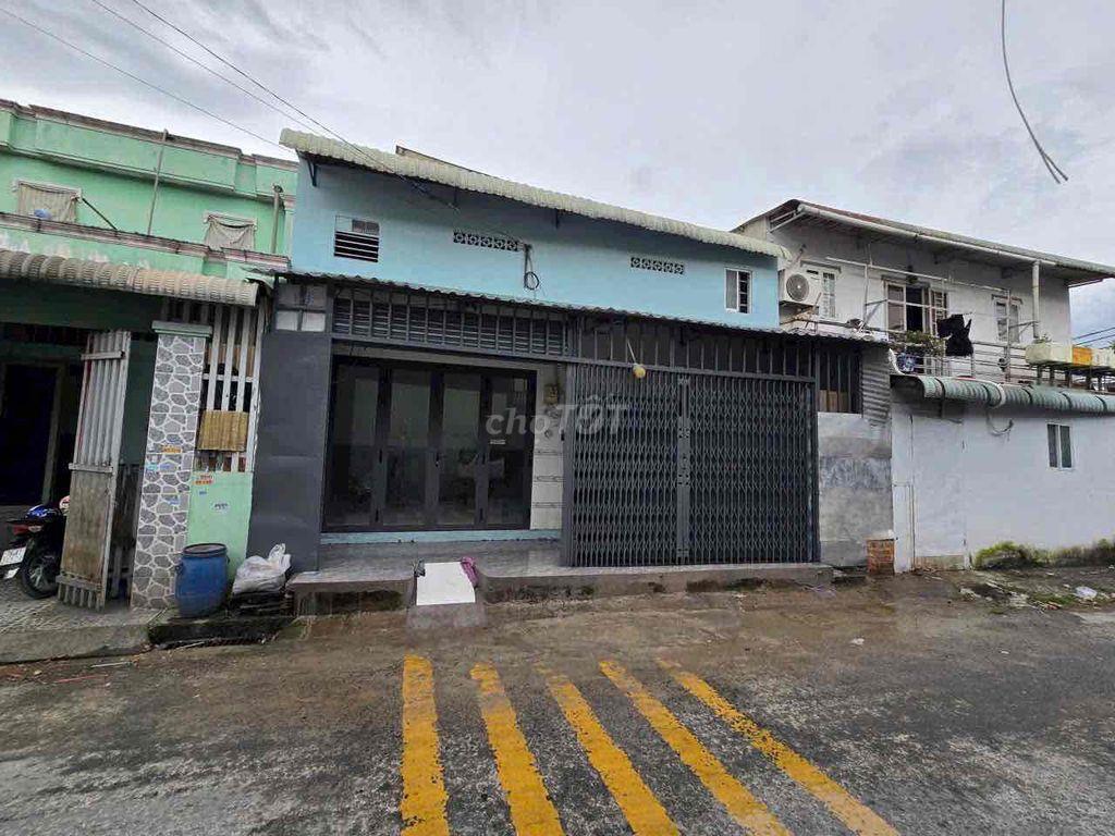 nhà mặt tiền hóc môn rẻ như trong hẽm