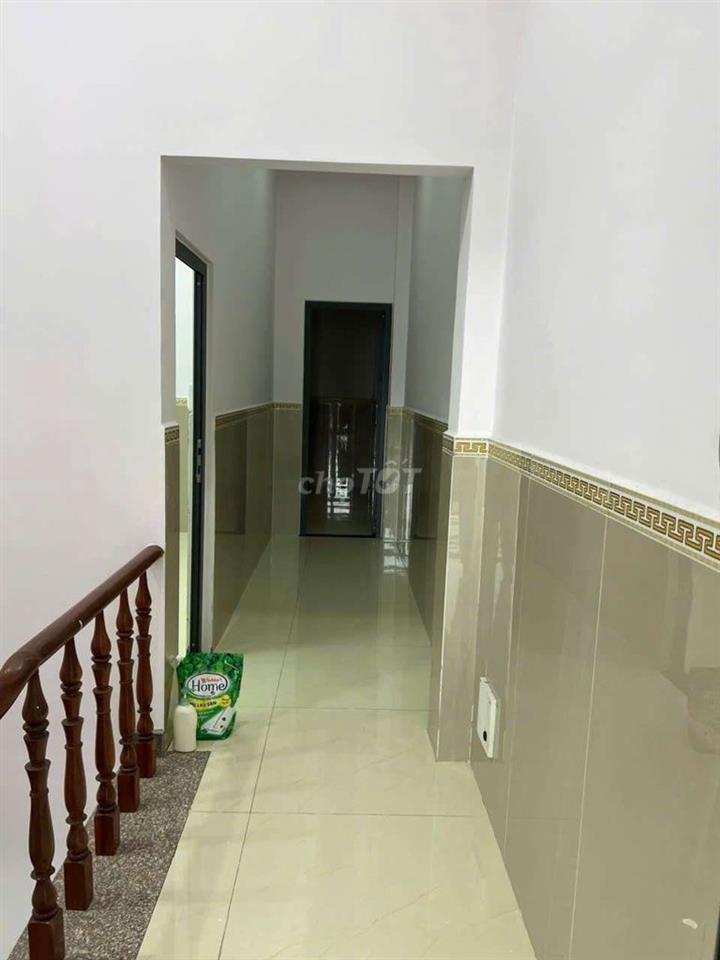 Bán nhà lầu gần gà hấp hèm 34 XTS