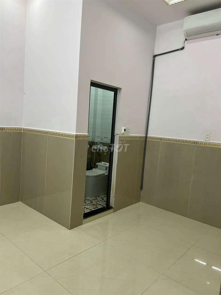 Bán nhà lầu gần gà hấp hèm 34 XTS
