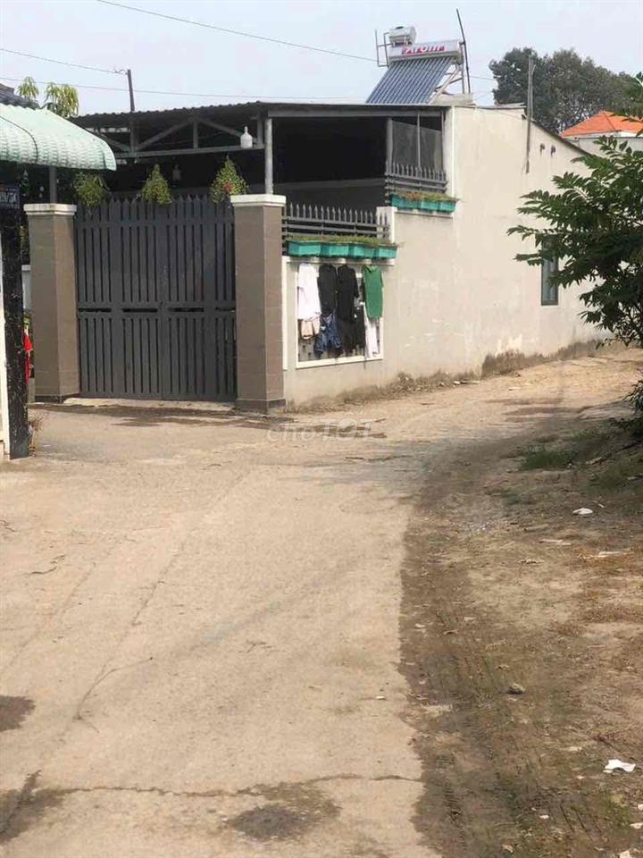 Nhà 70m2 1 trệt 1 lầu ngay chợ Thới Tứ