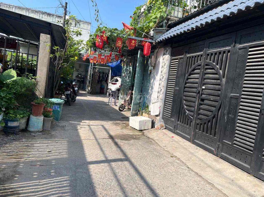 bán khu nhà trọ 3 dãy thu nhập ổn định có thể chia thành 3 lô