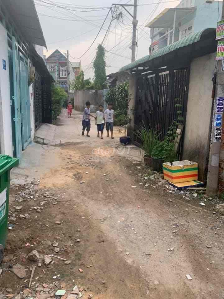 phòng trọ rộng rãi thoáng mát gần chợ hóc môn