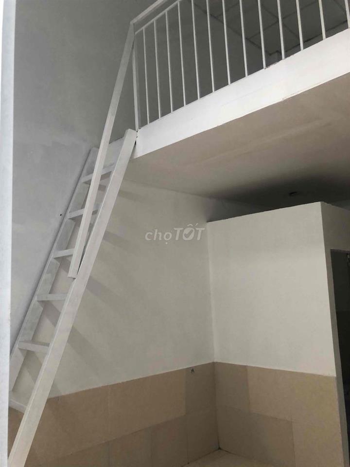 phòng trọ rộng rãi thoáng mát gần chợ hóc môn