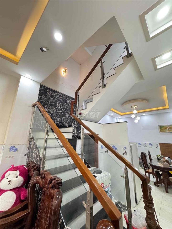 6tỷ7, nhà 2 mặt đường 12m, gần chợ Bà Điểm