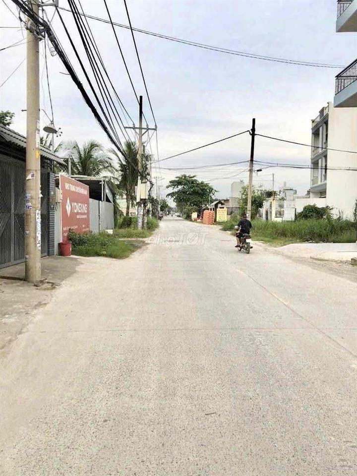 chính chủ lo đất mặt tiền sông Sài Gòn (5000) thổ 400 m gia 55 ty lh 0