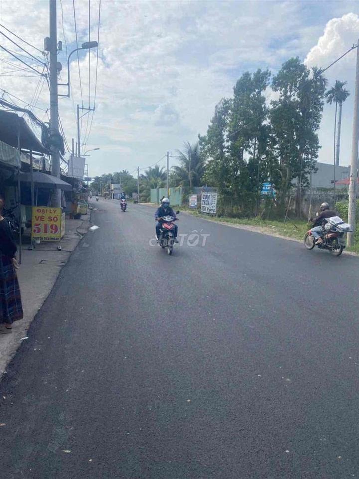 Đất trồng cây 8400. Mt nhựa nhì bình 15. Đất đẹp như bức tranh . Giá 7