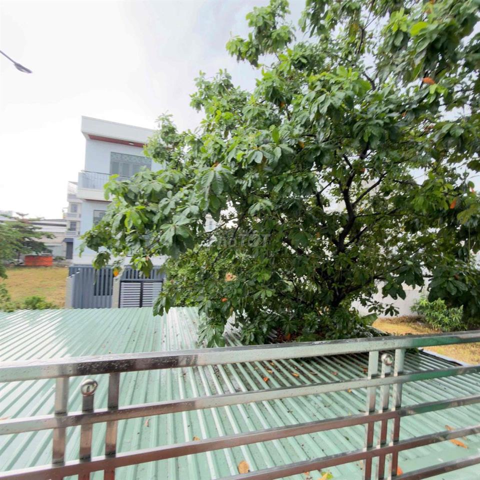 Cần bán gấp nhà Hiện đang cho thuê