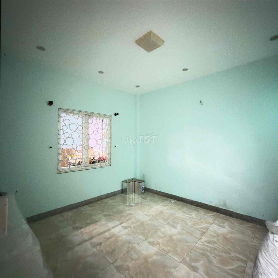 Cần bán gấp nhà Hiện đang cho thuê