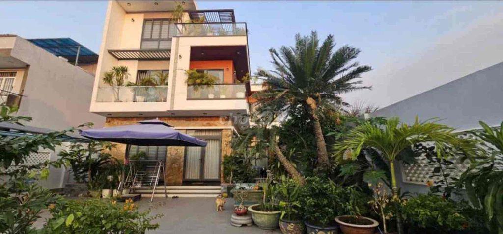 SIÊU BIỆT THỰ STYLE CHÂU ÂU HƠN 300m2 CHỢ XTT HÓC MÔN