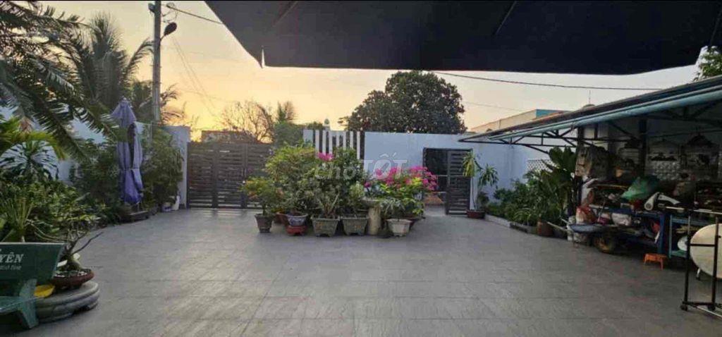 SIÊU BIỆT THỰ STYLE CHÂU ÂU HƠN 300m2 CHỢ XTT HÓC MÔN