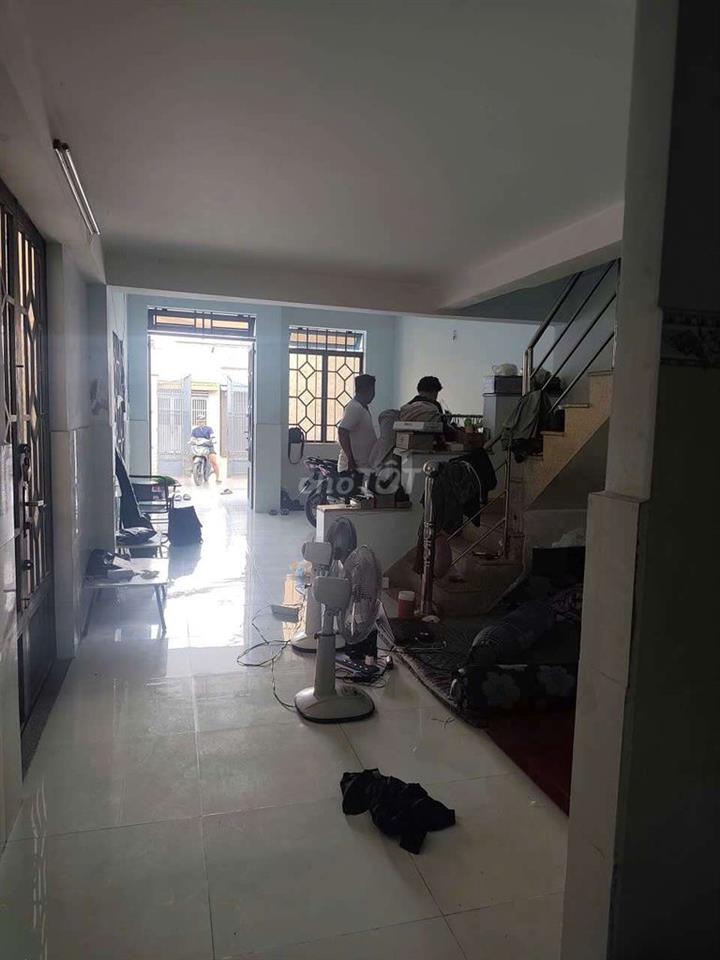 nhà mặt tiền 