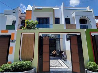 Nhà 1 trệt 1 lầu vị trí nằm ngay trung tâm ngã ba mỹ hạnh
