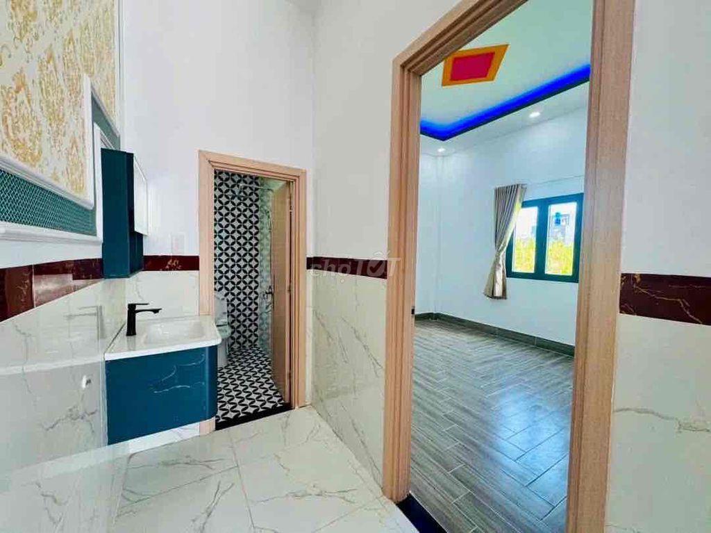 Nhà Phố Hiện Đại Ngay Trung Tâm Đã Hoàn Công