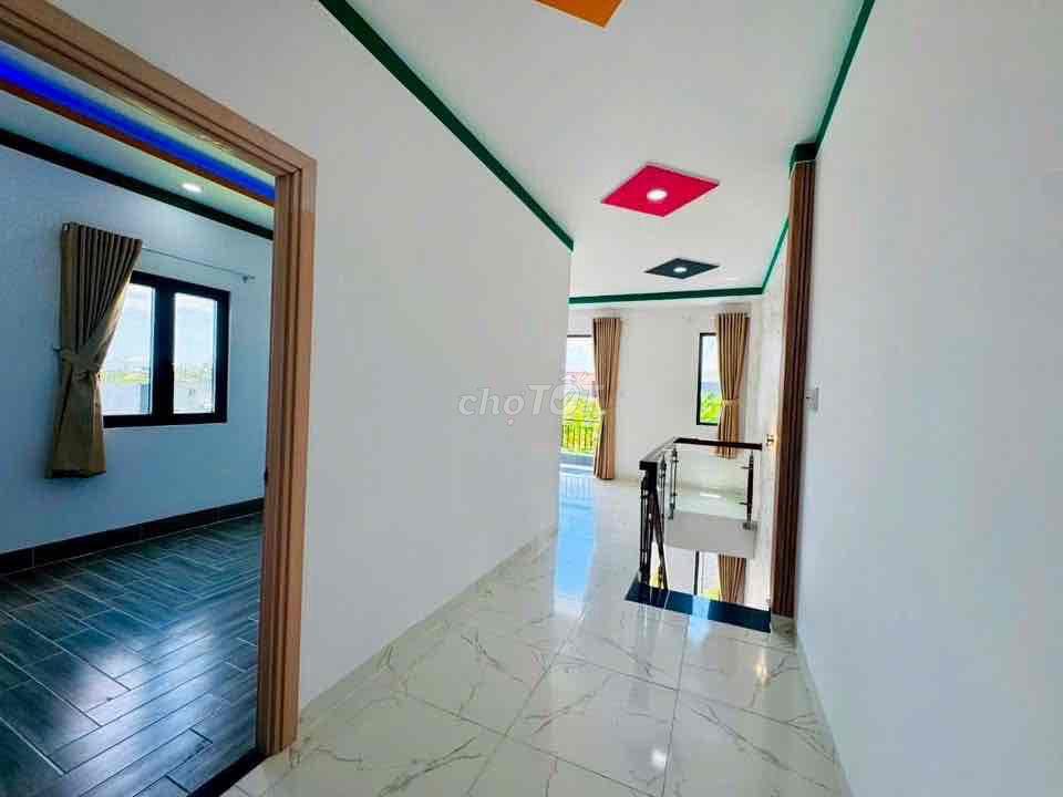 Nhà Phố Hiện Đại Ngay Trung Tâm Đã Hoàn Công