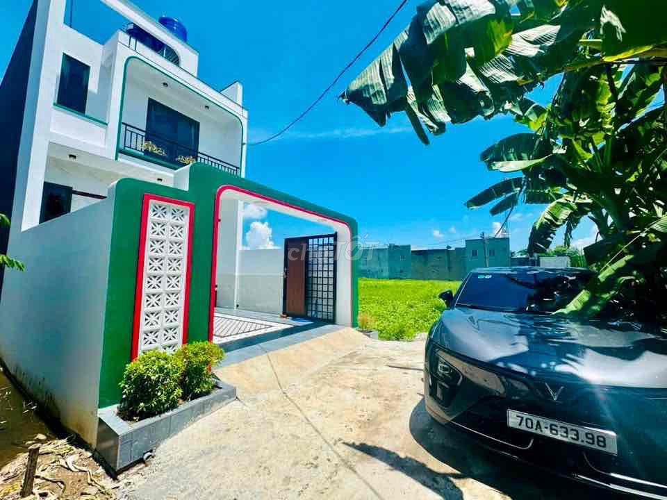 Nhà Phố Hiện Đại Ngay Trung Tâm Đã Hoàn Công