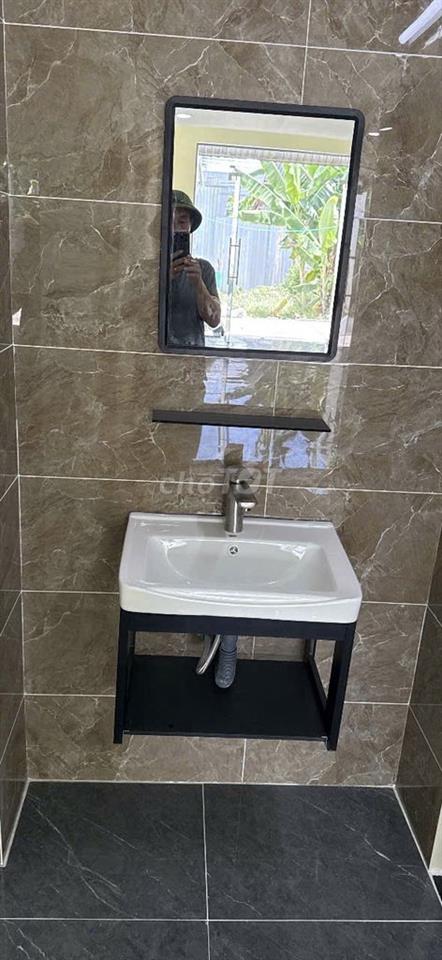 Bán nhà đẹp ở hóc môn ,  vô ở luôn , giá 2 tỷ còn thương lượng