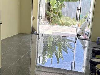 Bán nhà đẹp ở hóc môn ,  vô ở luôn , giá 2 tỷ còn thương lượng