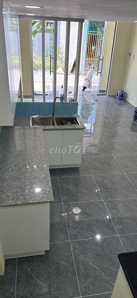 Bán nhà đẹp ở hóc môn ,  vô ở luôn , giá 2 tỷ còn thương lượng