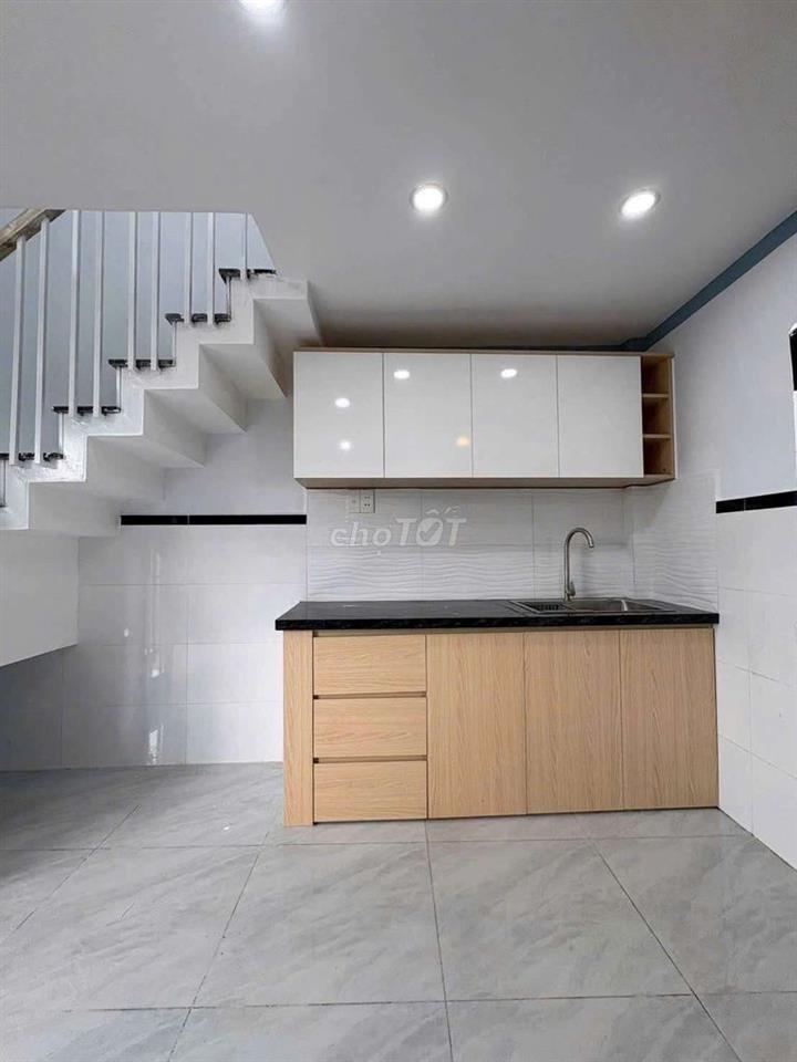 NHÀ GIÁ RẺ 4m×5m GẦN CHỢ BÀ ĐIỂM