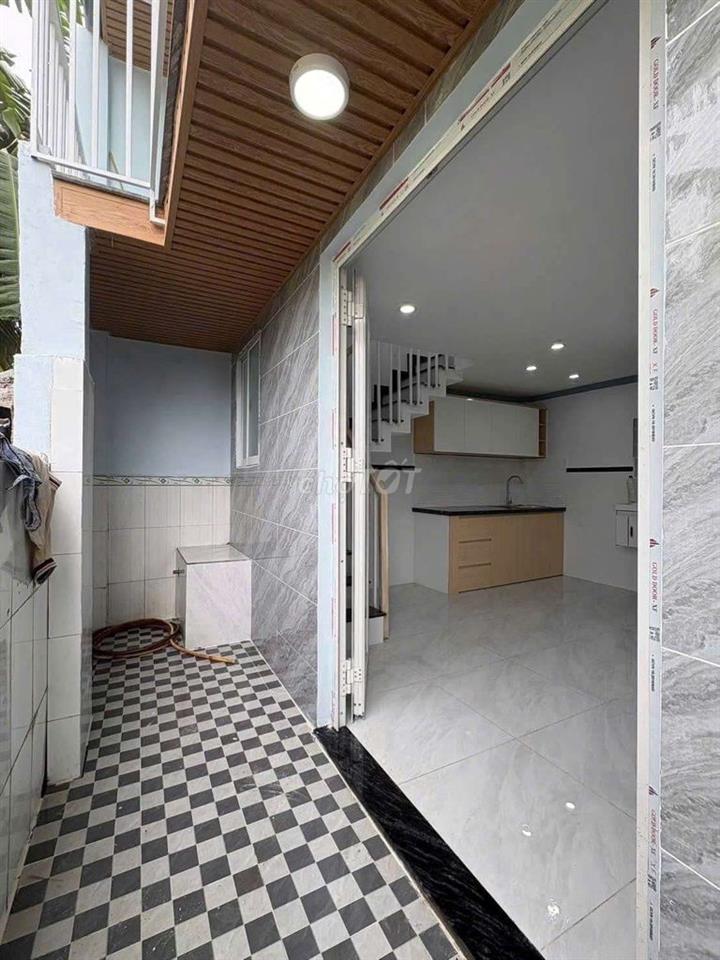 NHÀ GIÁ RẺ 4m×5m GẦN CHỢ BÀ ĐIỂM