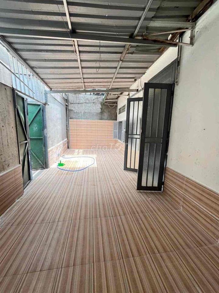 🏡 CHO THUÊ NHÀ GIÁ RẺ – BÀ ĐIỂM, HÓC MÔN  📍 Vị trí: 1 sẹc đường Ba Điể
