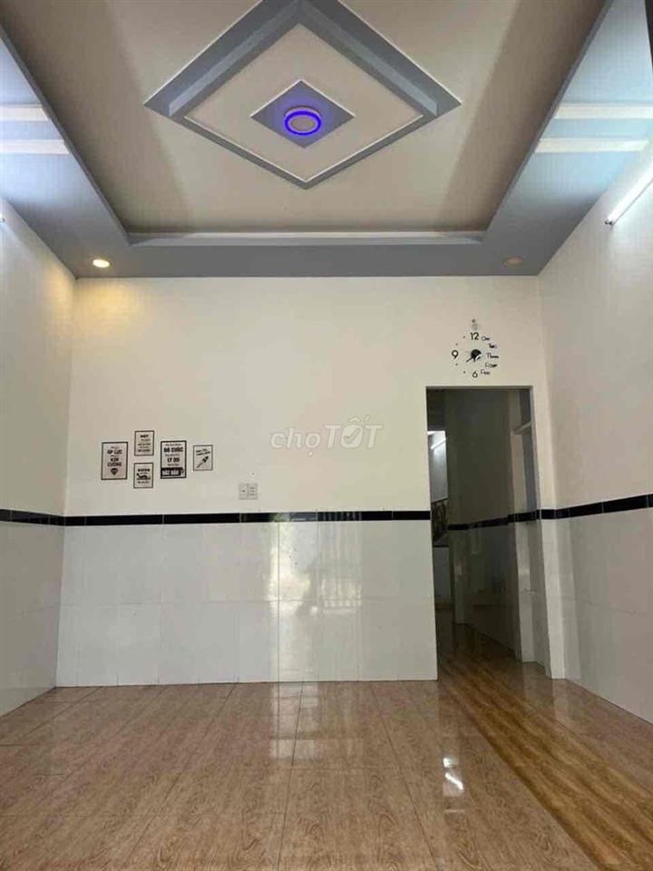 Cho thue 4 x18-2 phong-dg 12 m nha sach sẽ -phan van hớn -gần chợ