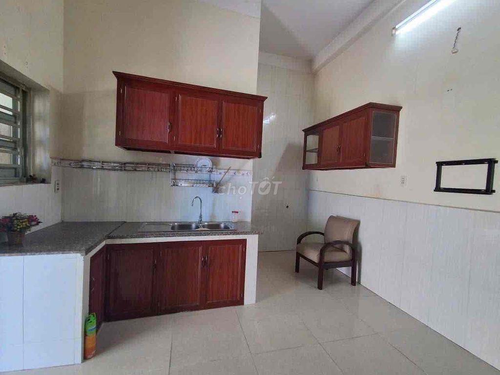 Cho thuê 4 x10-1 lau -2 phòng-dg xe hơi tận cửa-Giá 5 tr
