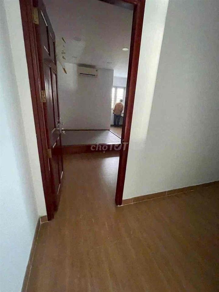 Cho thuê 4 x10-1 lau -2 phòng-dg xe hơi tận cửa-Giá 5 tr