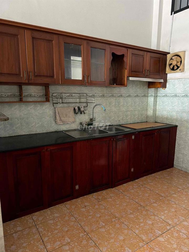 Cho thuê 4 x22-2 lầu -3 phong-2 sân thuợng -dg xe hơi -