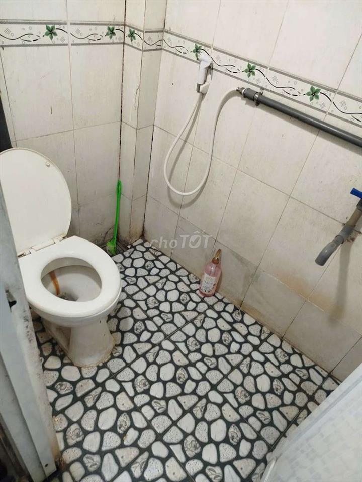 Nhà giá rẻ gác,2 phòng, hẻm xe hơi gần Lê Thị Hà Tân Xuân 1 HM