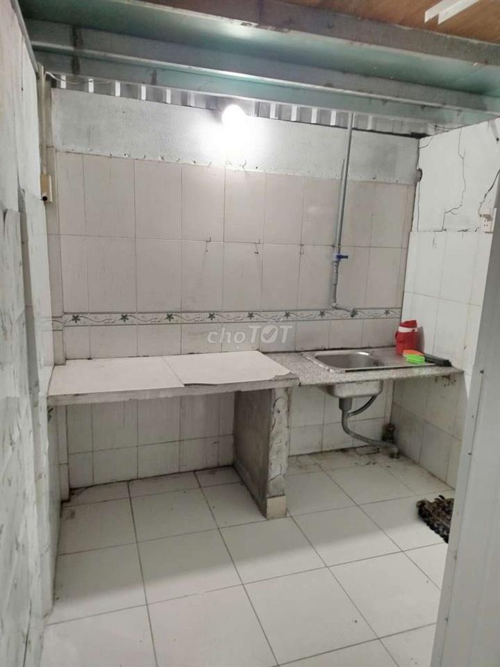 Nhà giá rẻ gác,2 phòng, hẻm xe hơi gần Lê Thị Hà Tân Xuân 1 HM