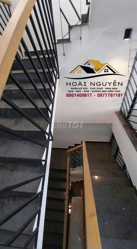 NHÀ CHO THUÊ 4,2x45 - MẶT TIỀN PHAN VĂN HỚN - GIÁ 19 TRIỆU/ THÁNG