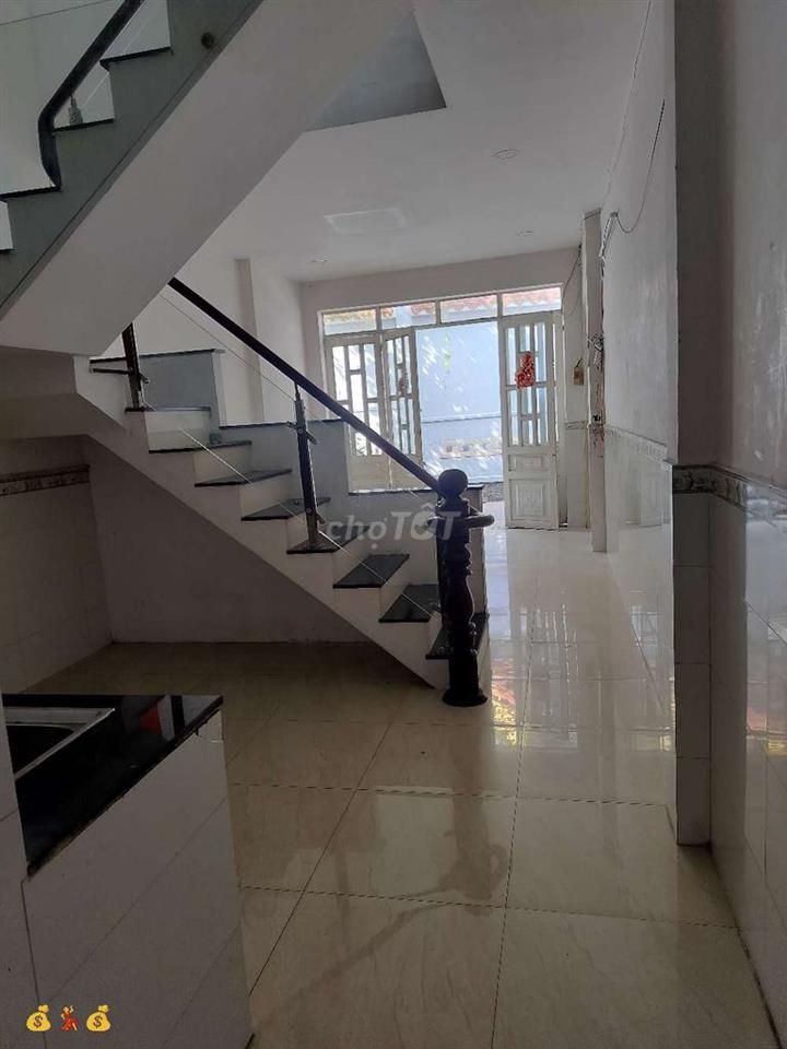 Nhà Thuê Mặt Tiền Gần Chợ Bà Điểm