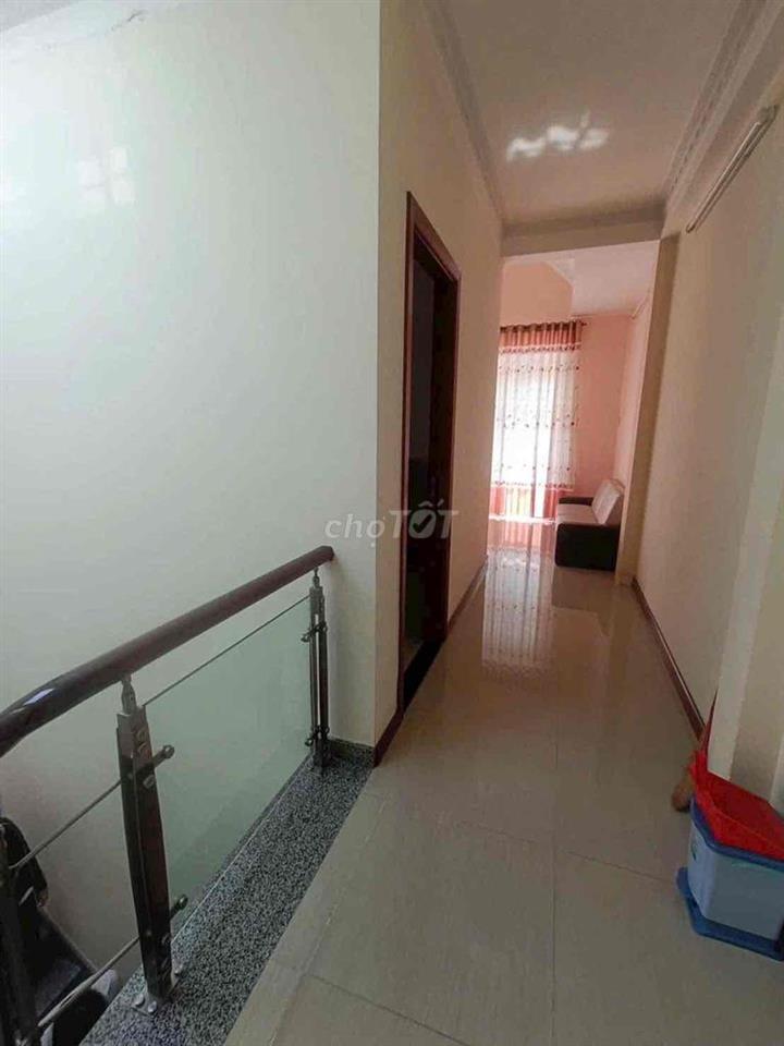 Cho thuê nhà Gần chợ Bà điểm 5pn , 4 wc