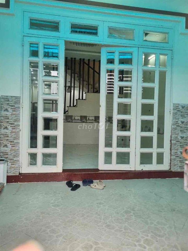 Cho thuê nhà 3pn , 1 phòng thờ , 4wc , Bà điểm gần chợ đại hải