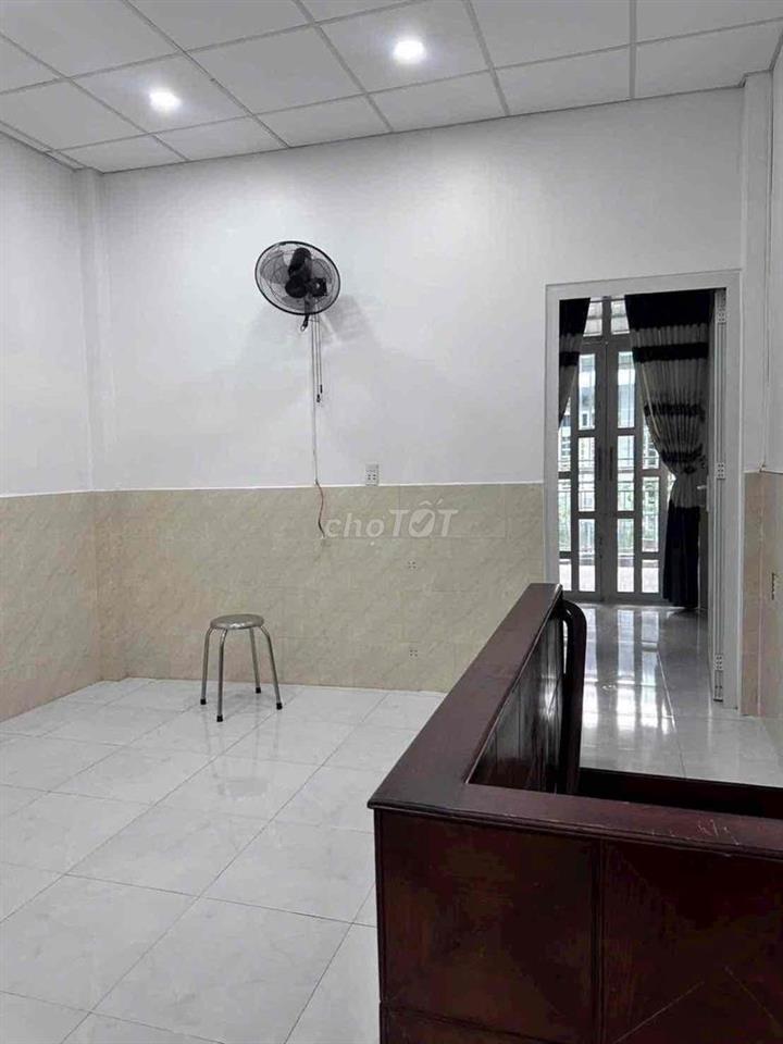 Cho thuê nhà xuân thới đông 7tr/ tháng 3pn , 2wc có nội thất