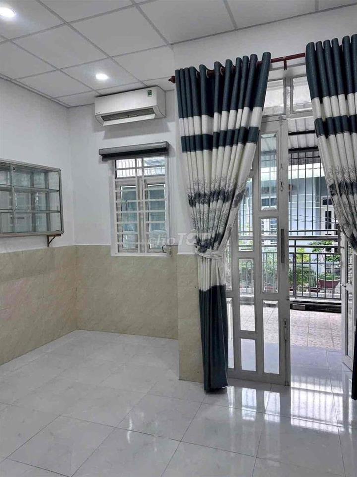 Cho thuê nhà xuân thới đông 7tr/ tháng 3pn , 2wc có nội thất
