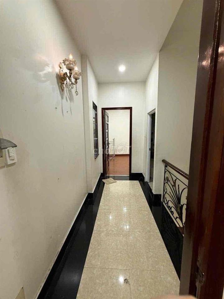 Cho thuê nhà hẻm Lê Thị Hà 9triệu