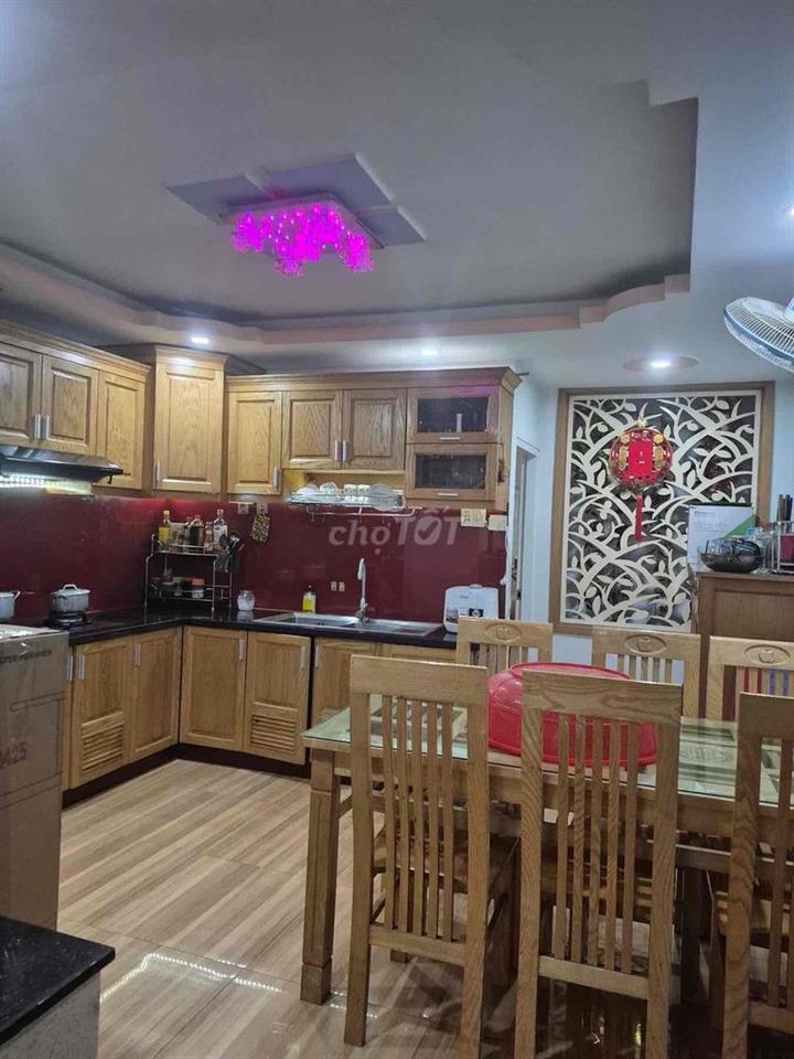 Cho thuê nhà 10tr/ 4pn , 3wc , bà điểm
