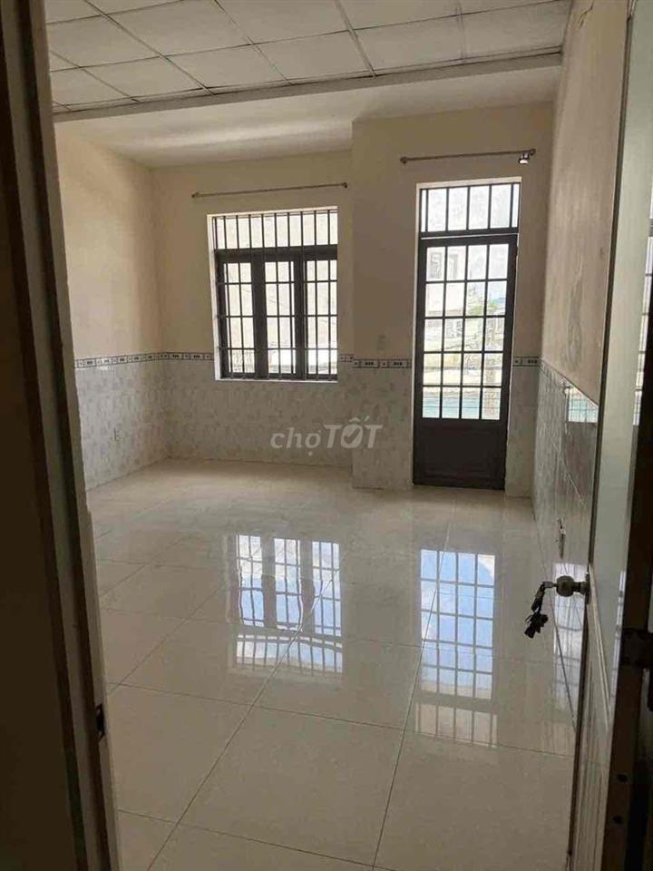 Cho thuê 6tr5 bà điểm , chợ đầu mối hóc môn , 3pn , 2wc