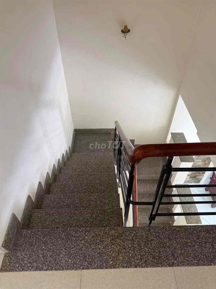 Cho thuê 6tr5 bà điểm , chợ đầu mối hóc môn , 3pn , 2wc