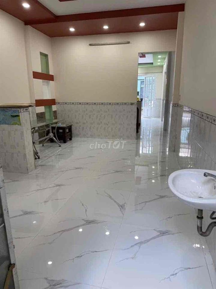 Cho thuê 6tr5 bà điểm , chợ đầu mối hóc môn , 3pn , 2wc