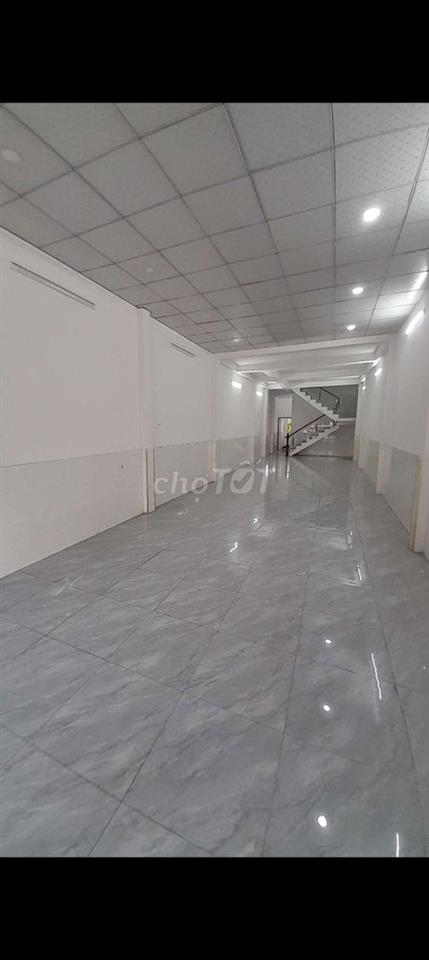 nhà sạch sẽ còn mới ,trệt ,lửng ,3 phòng ngủ ,2wc ,ko gian thoáng đảng