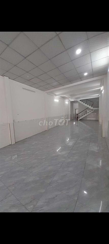 nhà sạch sẽ còn mới ,trệt ,lửng ,3 phòng ngủ ,2wc ,ko gian thoáng đảng