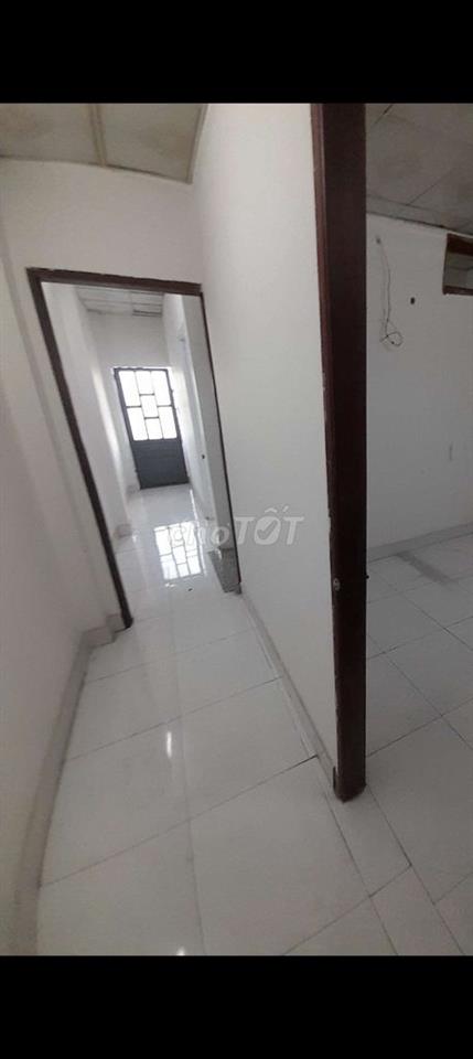 nhà sạch sẽ còn mới ,trệt ,lửng ,3 phòng ngủ ,2wc ,ko gian thoáng đảng