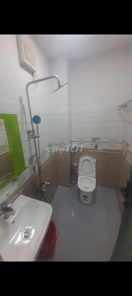nhà sạch sẽ còn mới ,trệt ,lửng ,3 phòng ngủ ,2wc ,ko gian thoáng đảng